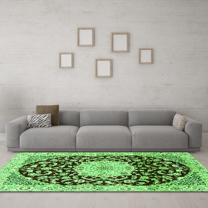 Machine Washable Medallion Green Traditional Area Rugs in a Living Room,, wshtr1467grn