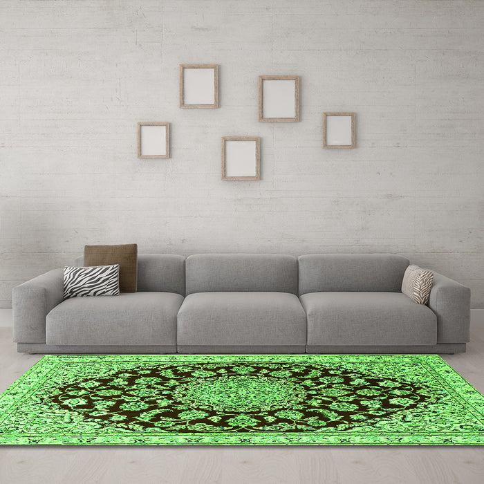 Machine Washable Medallion Green Traditional Area Rugs in a Living Room,, wshtr1468grn