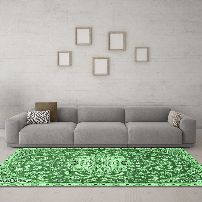 Machine Washable Medallion Emerald Green Traditional Area Rugs in a Living Room,, wshtr1470emgrn
