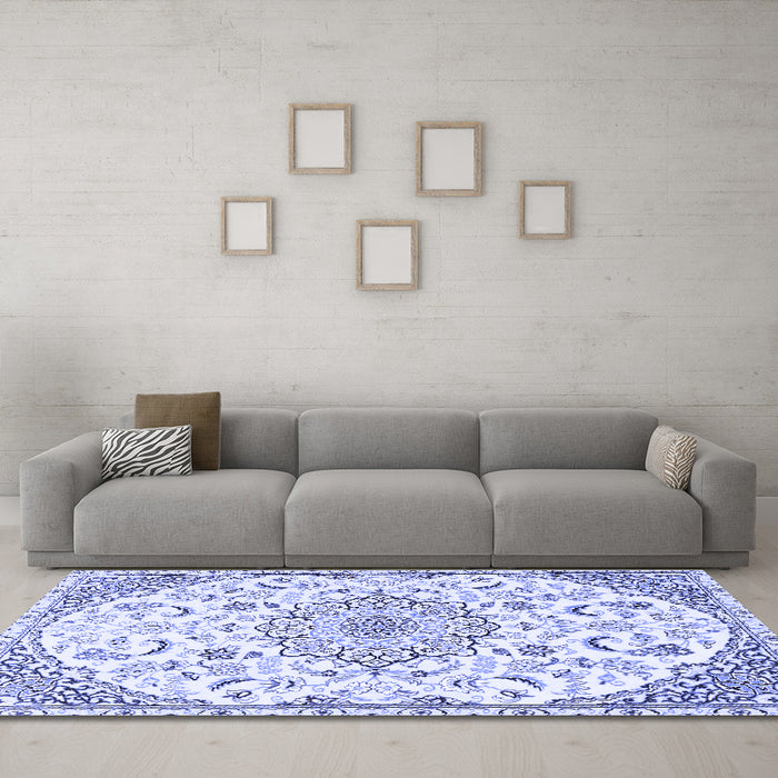 Machine Washable Medallion Blue Traditional Rug in a Living Room, wshtr1472blu