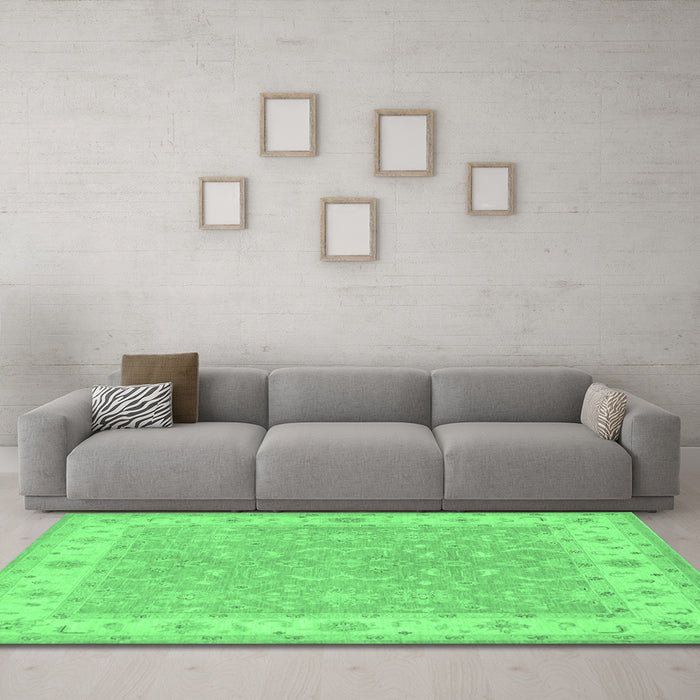 Machine Washable Persian Emerald Green Traditional Area Rugs in a Living Room,, wshtr1473emgrn