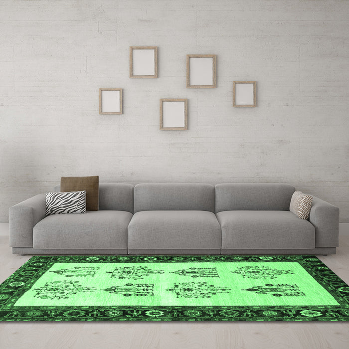 Machine Washable Persian Emerald Green Traditional Area Rugs in a Living Room,, wshtr1474emgrn