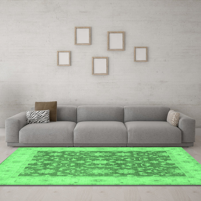 Machine Washable Oriental Emerald Green Traditional Area Rugs in a Living Room,, wshtr1476emgrn