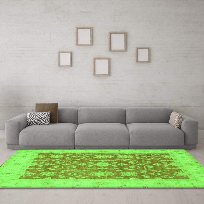 Machine Washable Oriental Green Traditional Area Rugs in a Living Room,, wshtr1476grn