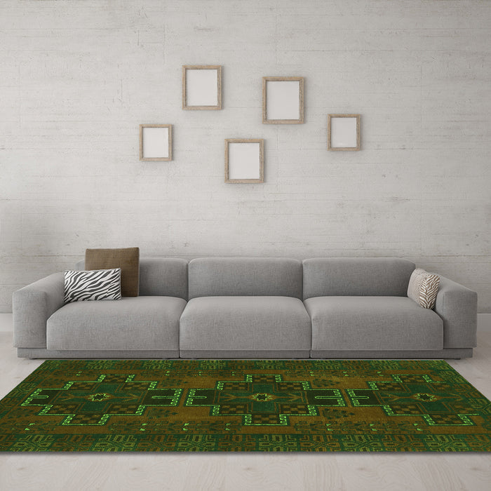 Machine Washable Persian Green Traditional Area Rugs in a Living Room,, wshtr1478grn