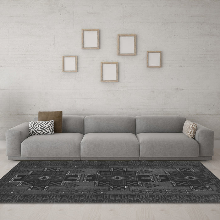 Machine Washable Persian Gray Traditional Rug in a Living Room,, wshtr1478gry