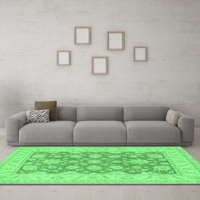 Machine Washable Oriental Emerald Green Traditional Area Rugs in a Living Room,, wshtr1480emgrn
