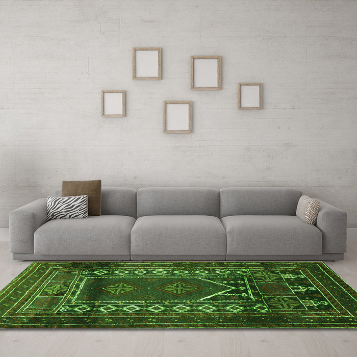Machine Washable Persian Green Traditional Area Rugs in a Living Room,, wshtr1481grn