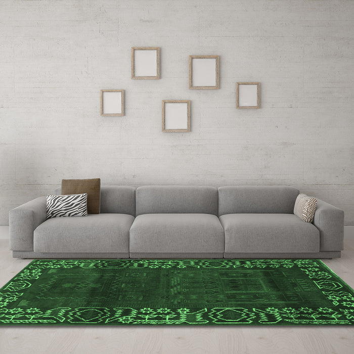 Machine Washable Persian Emerald Green Traditional Area Rugs in a Living Room,, wshtr1483emgrn