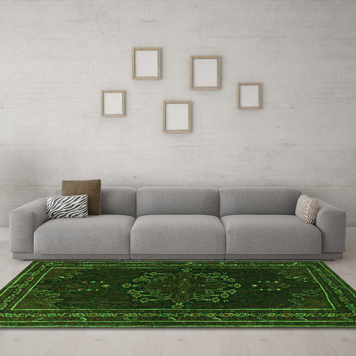 Machine Washable Persian Green Traditional Area Rugs in a Living Room,, wshtr1484grn