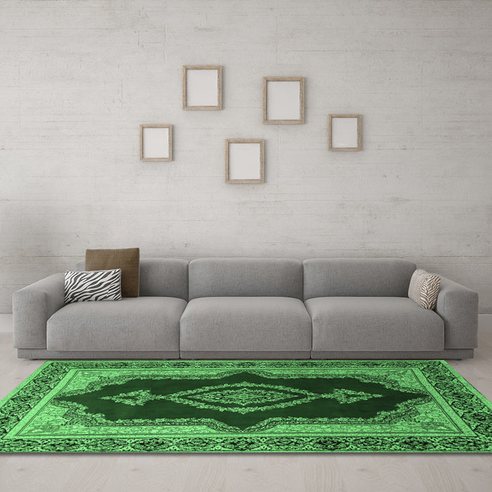 Machine Washable Persian Emerald Green Traditional Area Rugs in a Living Room,, wshtr1486emgrn