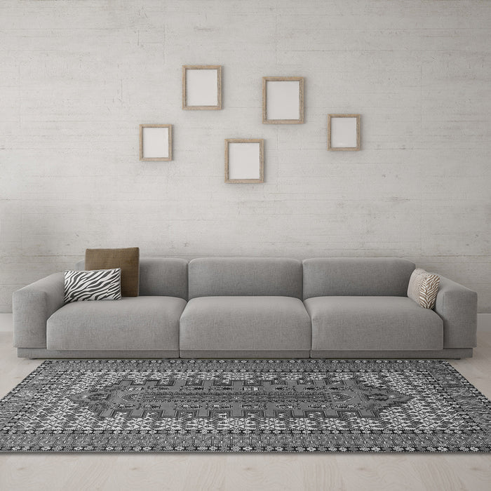 Machine Washable Persian Gray Traditional Rug in a Living Room,, wshtr1489gry