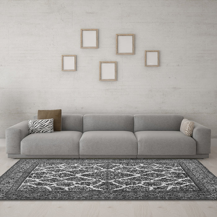 Machine Washable Persian Gray Traditional Rug in a Living Room,, wshtr1490gry