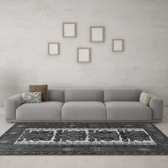 Machine Washable Persian Gray Traditional Rug in a Living Room,, wshtr1492gry