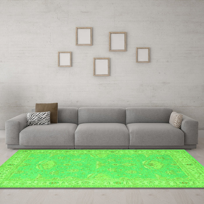 Machine Washable Oriental Green Traditional Area Rugs in a Living Room,, wshtr1494grn