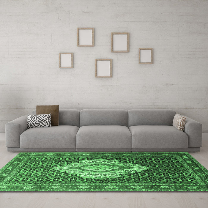 Machine Washable Medallion Emerald Green Traditional Area Rugs in a Living Room,, wshtr1495emgrn