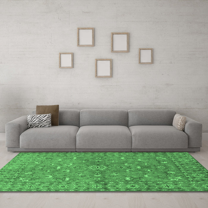 Machine Washable Persian Emerald Green Traditional Area Rugs in a Living Room,, wshtr1496emgrn