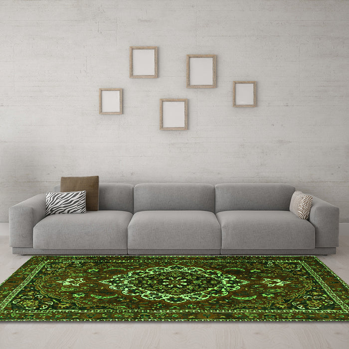 Machine Washable Medallion Green Traditional Area Rugs in a Living Room,, wshtr1498grn