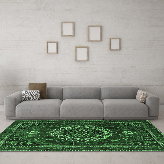 Machine Washable Medallion Emerald Green Traditional Area Rugs in a Living Room,, wshtr1498emgrn