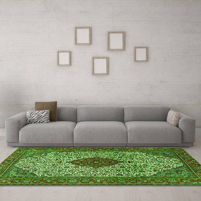 Machine Washable Persian Green Traditional Area Rugs in a Living Room,, wshtr1499grn