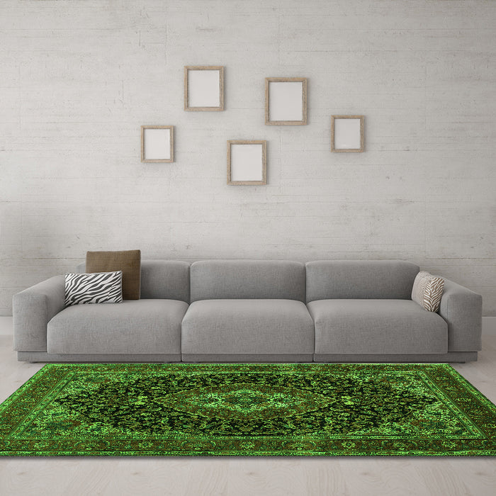 Machine Washable Medallion Green Traditional Area Rugs in a Living Room,, wshtr14grn