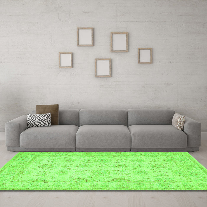Machine Washable Oriental Green Traditional Area Rugs in a Living Room,, wshtr1506grn