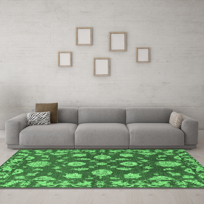 Machine Washable Persian Emerald Green Traditional Area Rugs in a Living Room,, wshtr1507emgrn