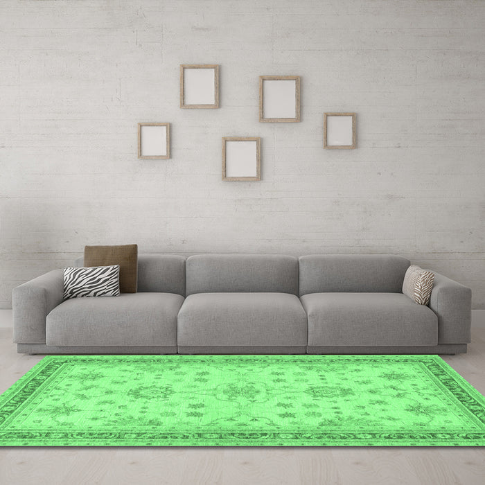 Machine Washable Oriental Emerald Green Traditional Area Rugs in a Living Room,, wshtr1517emgrn