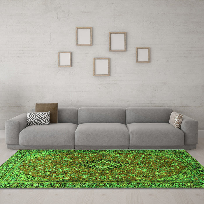 Machine Washable Medallion Green Traditional Area Rugs in a Living Room,, wshtr1519grn