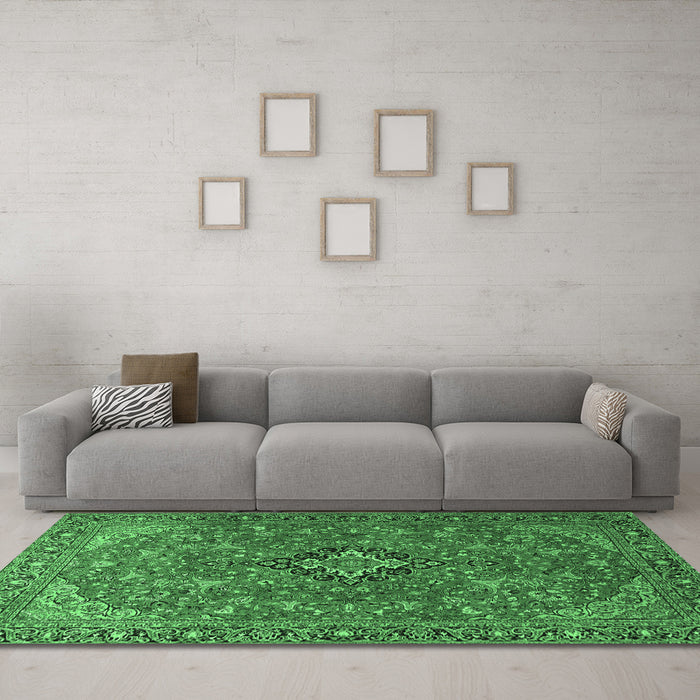 Machine Washable Medallion Emerald Green Traditional Area Rugs in a Living Room,, wshtr1519emgrn