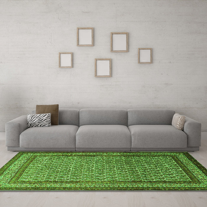Machine Washable Persian Green Traditional Area Rugs in a Living Room,, wshtr1521grn