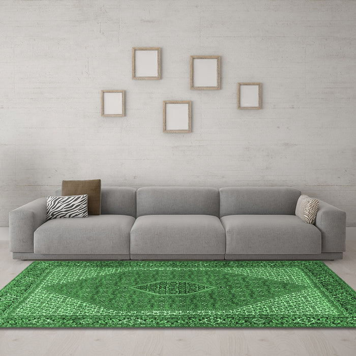 Machine Washable Persian Emerald Green Traditional Area Rugs in a Living Room,, wshtr1522emgrn