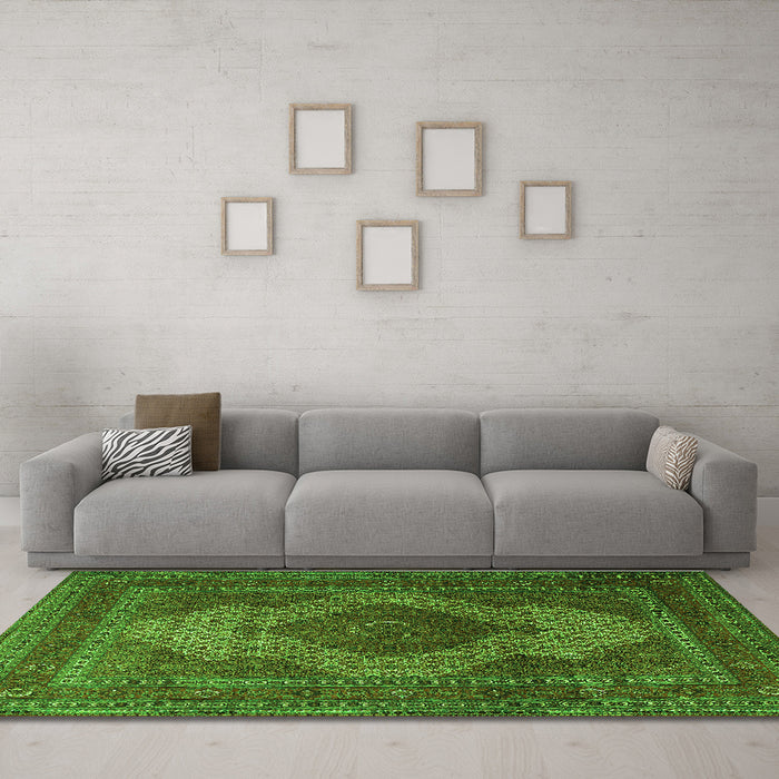 Machine Washable Persian Green Traditional Area Rugs in a Living Room,, wshtr1523grn