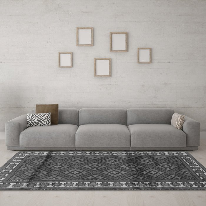 Machine Washable Persian Gray Traditional Rug in a Living Room,, wshtr1525gry