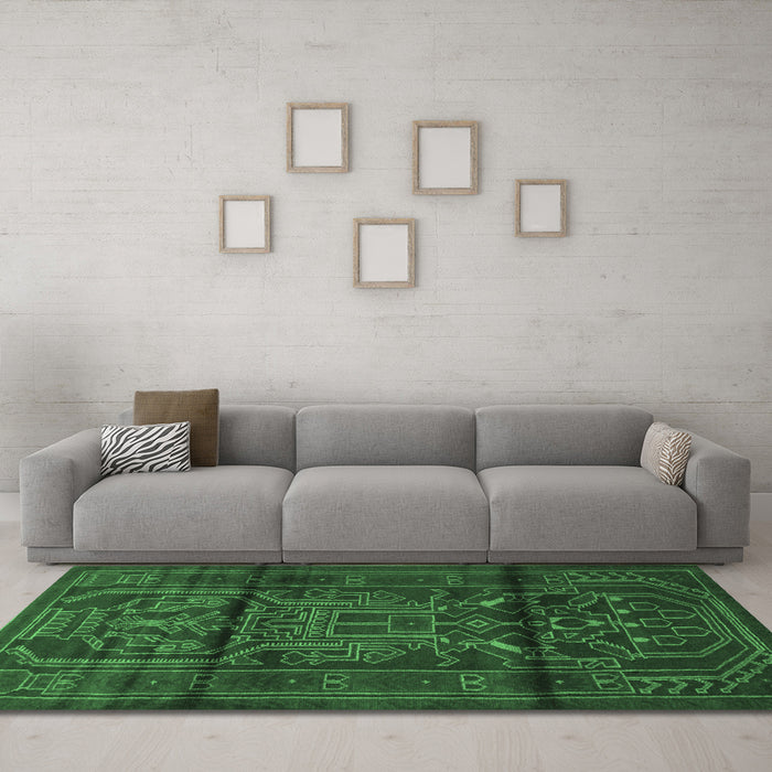 Machine Washable Persian Emerald Green Traditional Area Rugs in a Living Room,, wshtr1527emgrn