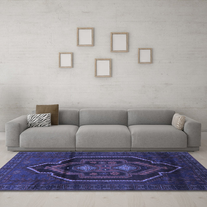 Machine Washable Persian Blue Traditional Rug in a Living Room, wshtr1528blu