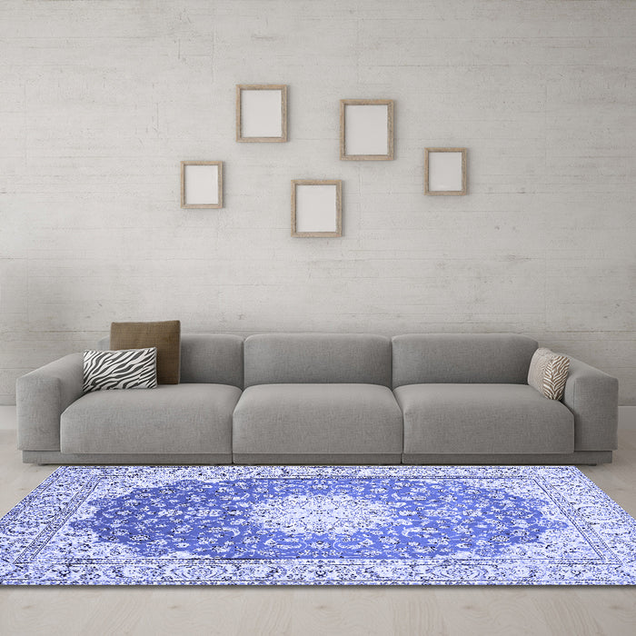 Machine Washable Medallion Blue Traditional Rug in a Living Room, wshtr152blu