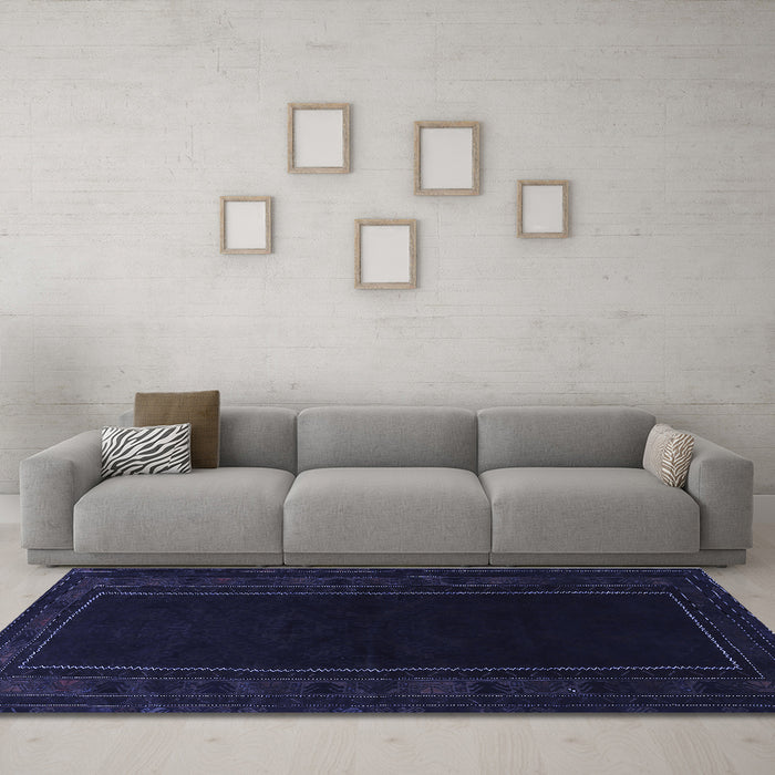 Machine Washable Persian Blue Traditional Rug in a Living Room, wshtr1531blu