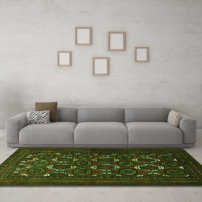 Machine Washable Persian Green Traditional Area Rugs in a Living Room,, wshtr1532grn
