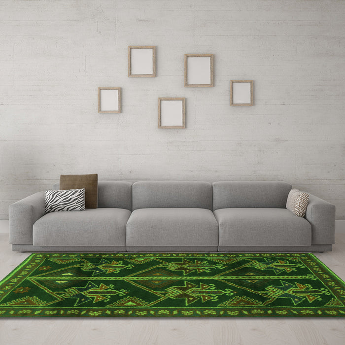 Machine Washable Persian Green Traditional Area Rugs in a Living Room,, wshtr1534grn