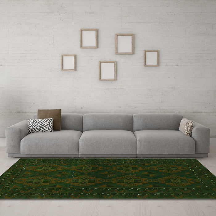Machine Washable Persian Green Traditional Area Rugs in a Living Room,, wshtr1536grn