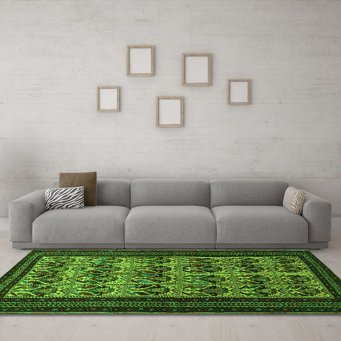 Machine Washable Persian Green Traditional Area Rugs in a Living Room,, wshtr1538grn