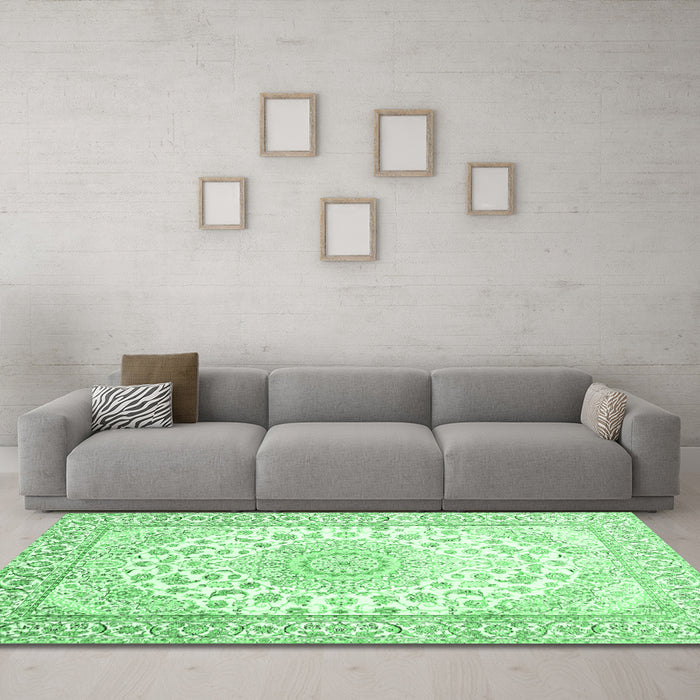 Machine Washable Medallion Emerald Green Traditional Area Rugs in a Living Room,, wshtr153emgrn