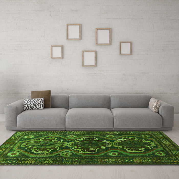 Machine Washable Persian Green Traditional Area Rugs in a Living Room,, wshtr1541grn