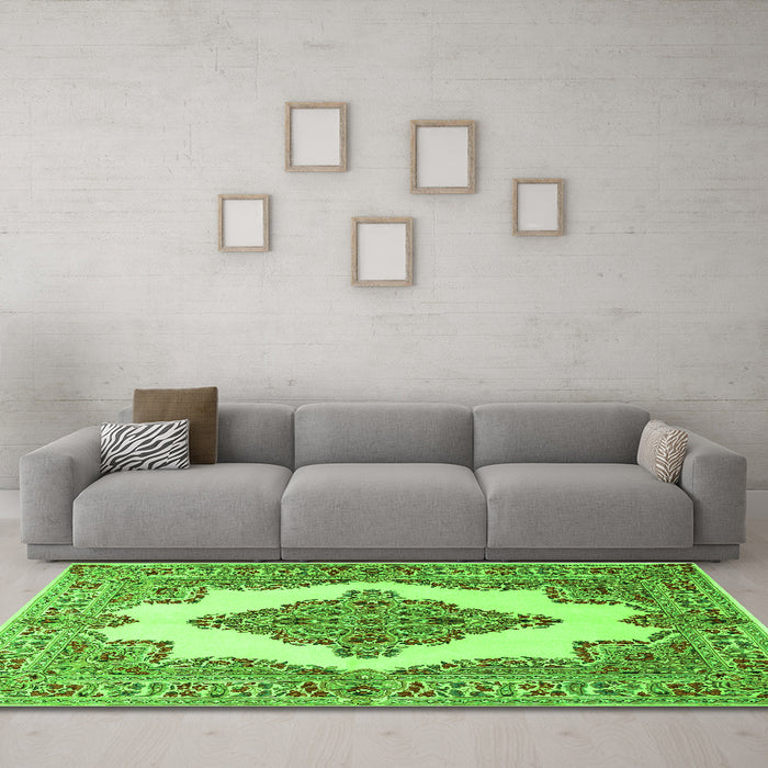 Machine Washable Medallion Green Traditional Area Rugs in a Living Room,, wshtr1546grn