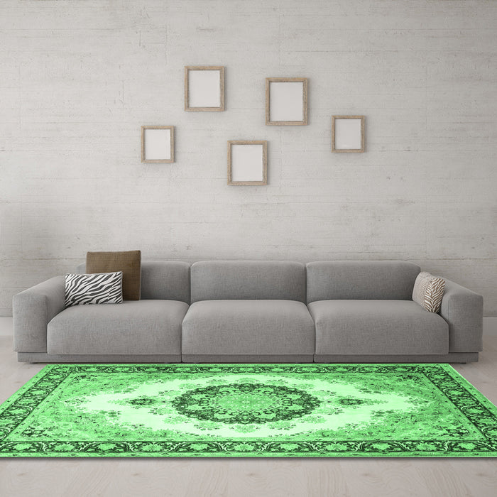 Machine Washable Medallion Emerald Green Traditional Area Rugs in a Living Room,, wshtr1547emgrn