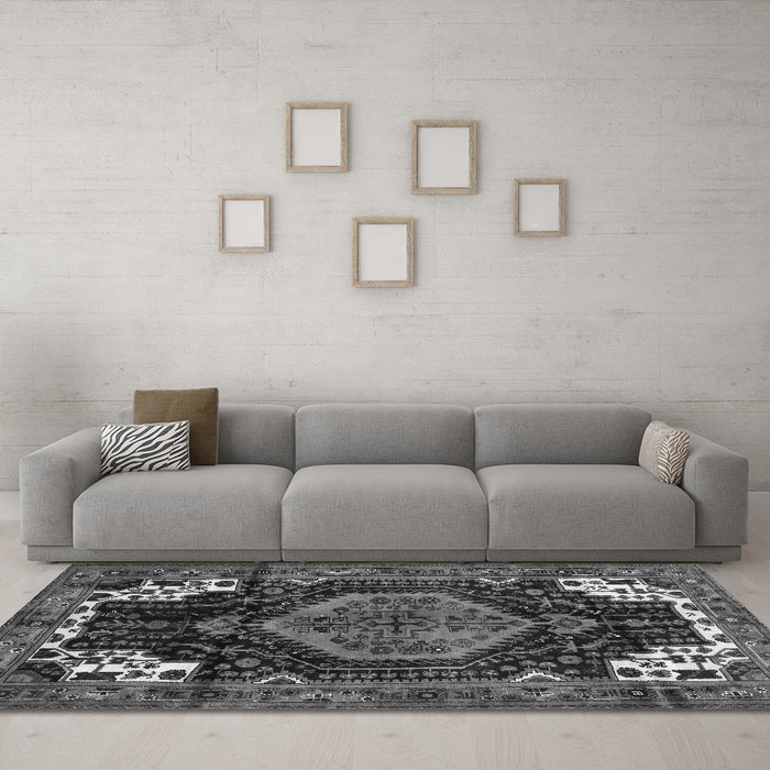 Machine Washable Persian Gray Traditional Rug in a Living Room,, wshtr154gry