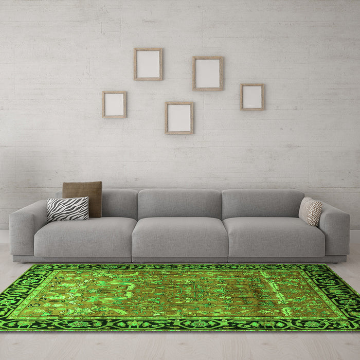 Machine Washable Persian Green Traditional Area Rugs in a Living Room,, wshtr1550grn