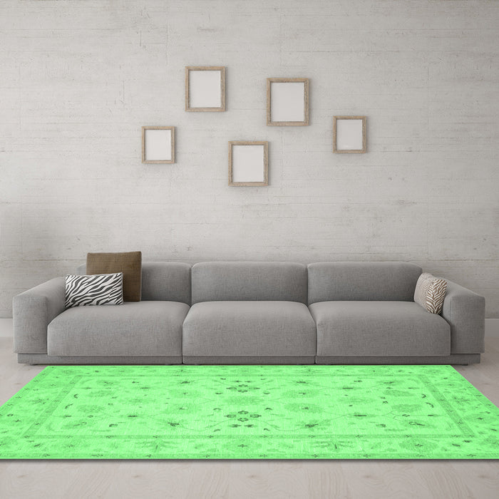 Machine Washable Persian Emerald Green Traditional Area Rugs in a Living Room,, wshtr1552emgrn