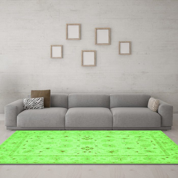 Machine Washable Persian Green Traditional Area Rugs in a Living Room,, wshtr1552grn